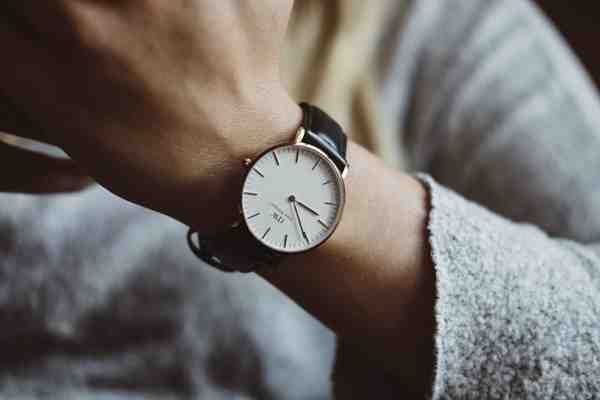 10 consejos antes de comprar un reloj online. Ojo con estas cosas.